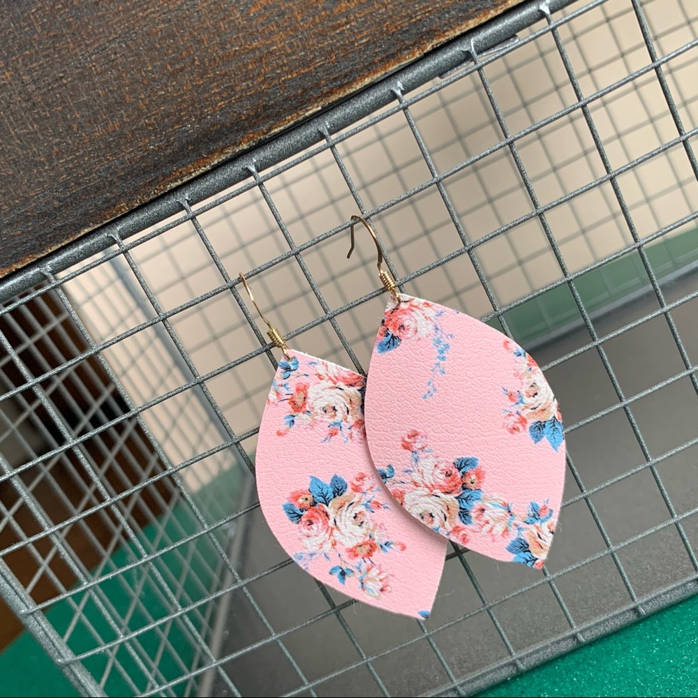 Spring patterned earrings - Picture 2 of 2